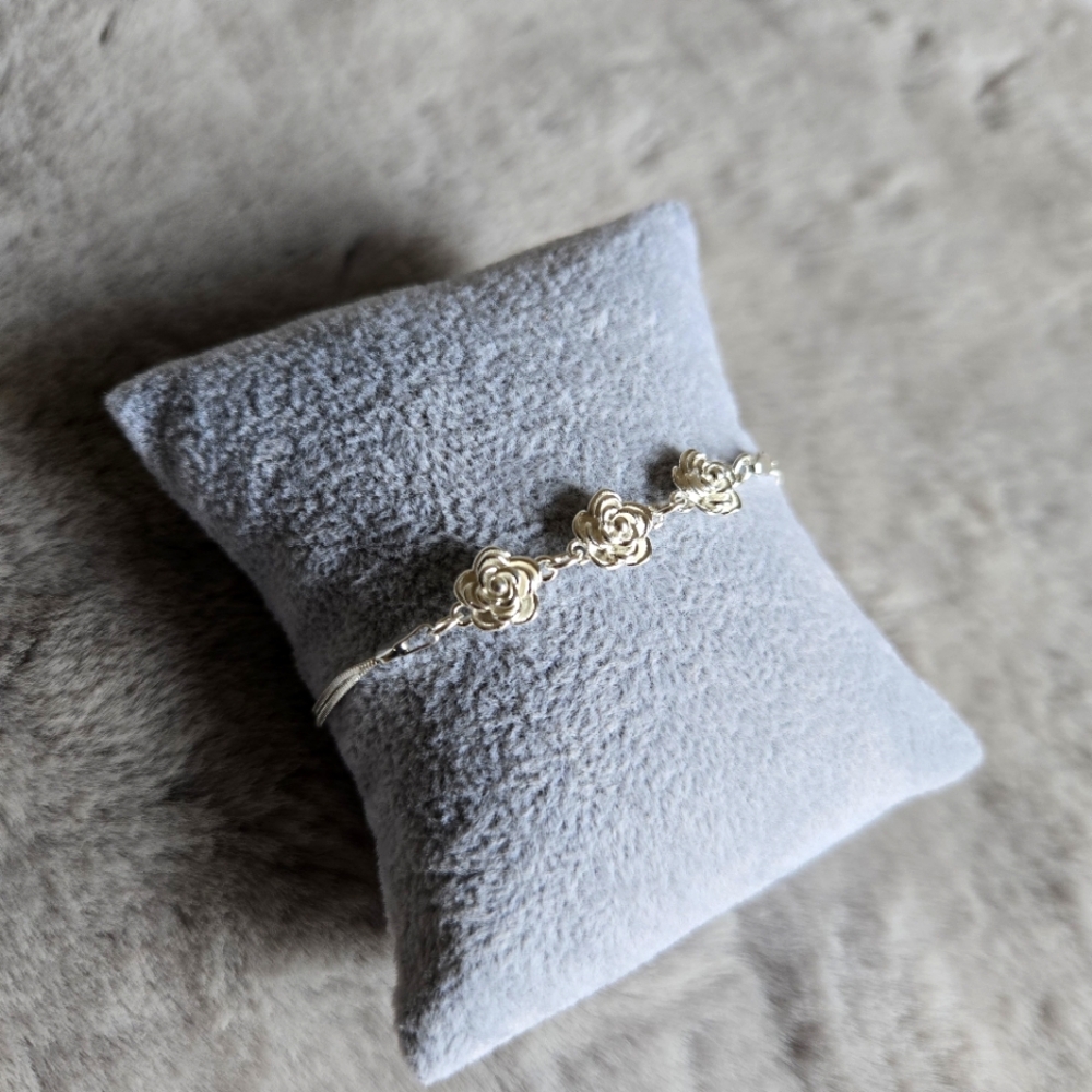 NWT | Sterling Silver flower bracelet